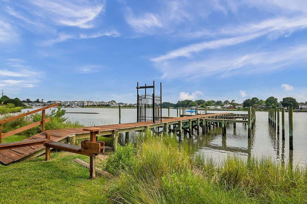Apartamento Relaxing On The Bay Norfolk Exterior foto